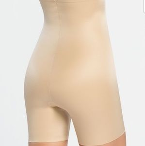 Spanx Two-Timing High Shorts size S